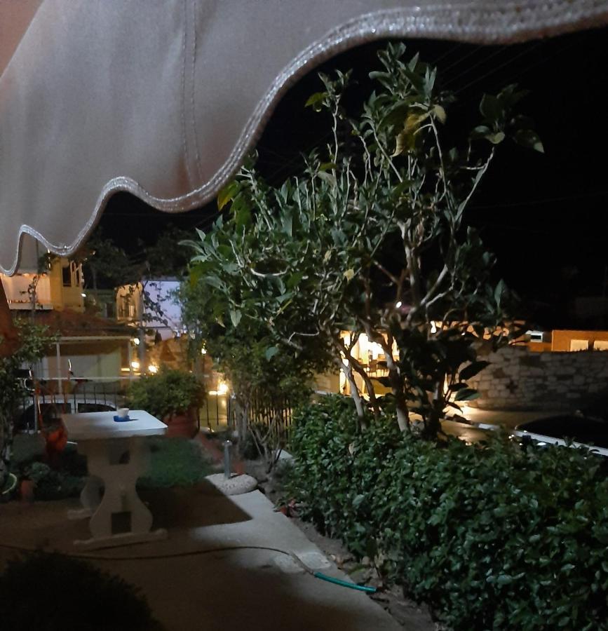 Vicky'S Guesthouse Kávos Zewnętrze zdjęcie
