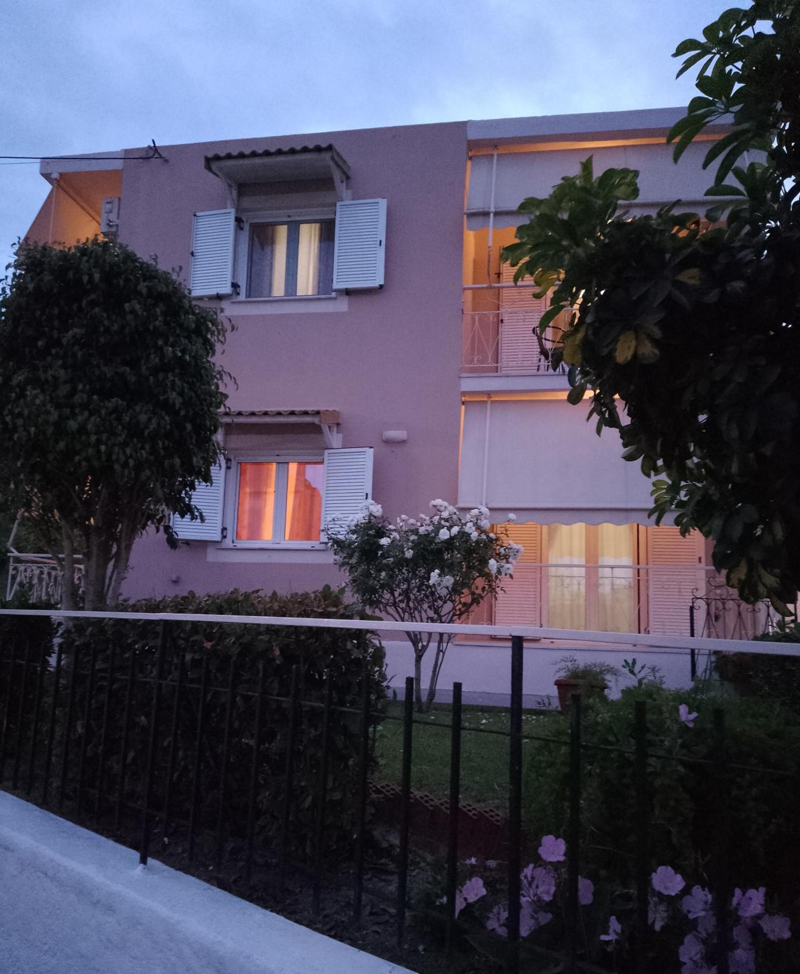 Vicky'S Guesthouse Kávos Zewnętrze zdjęcie