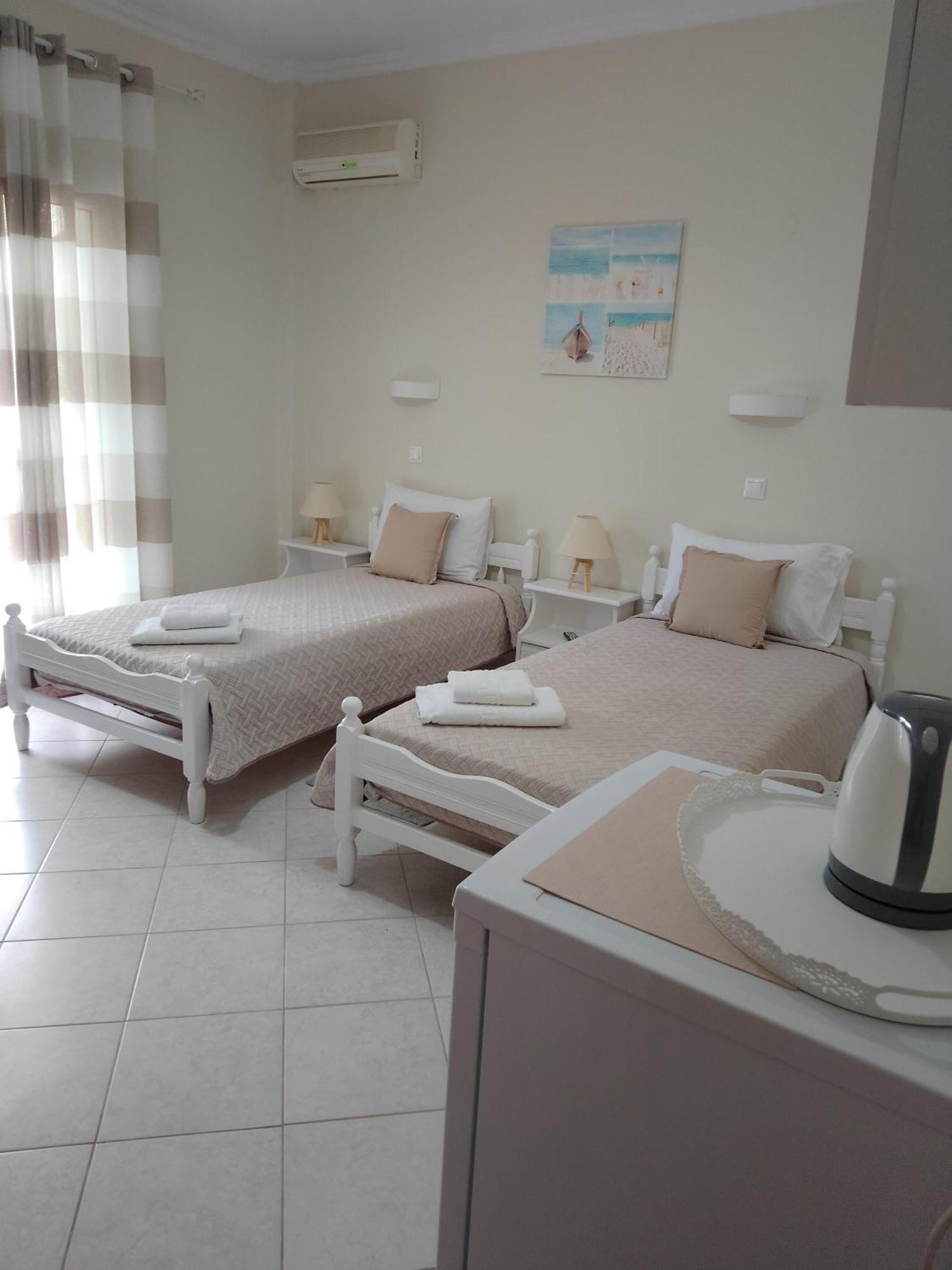 Vicky'S Guesthouse Kávos Pokój zdjęcie