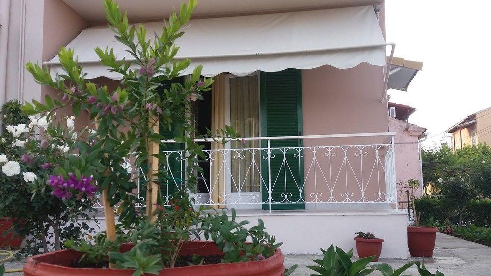 Vicky'S Guesthouse Kávos Zewnętrze zdjęcie
